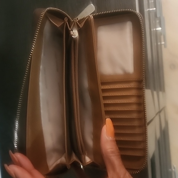 Wallet - Picture 3 of 3